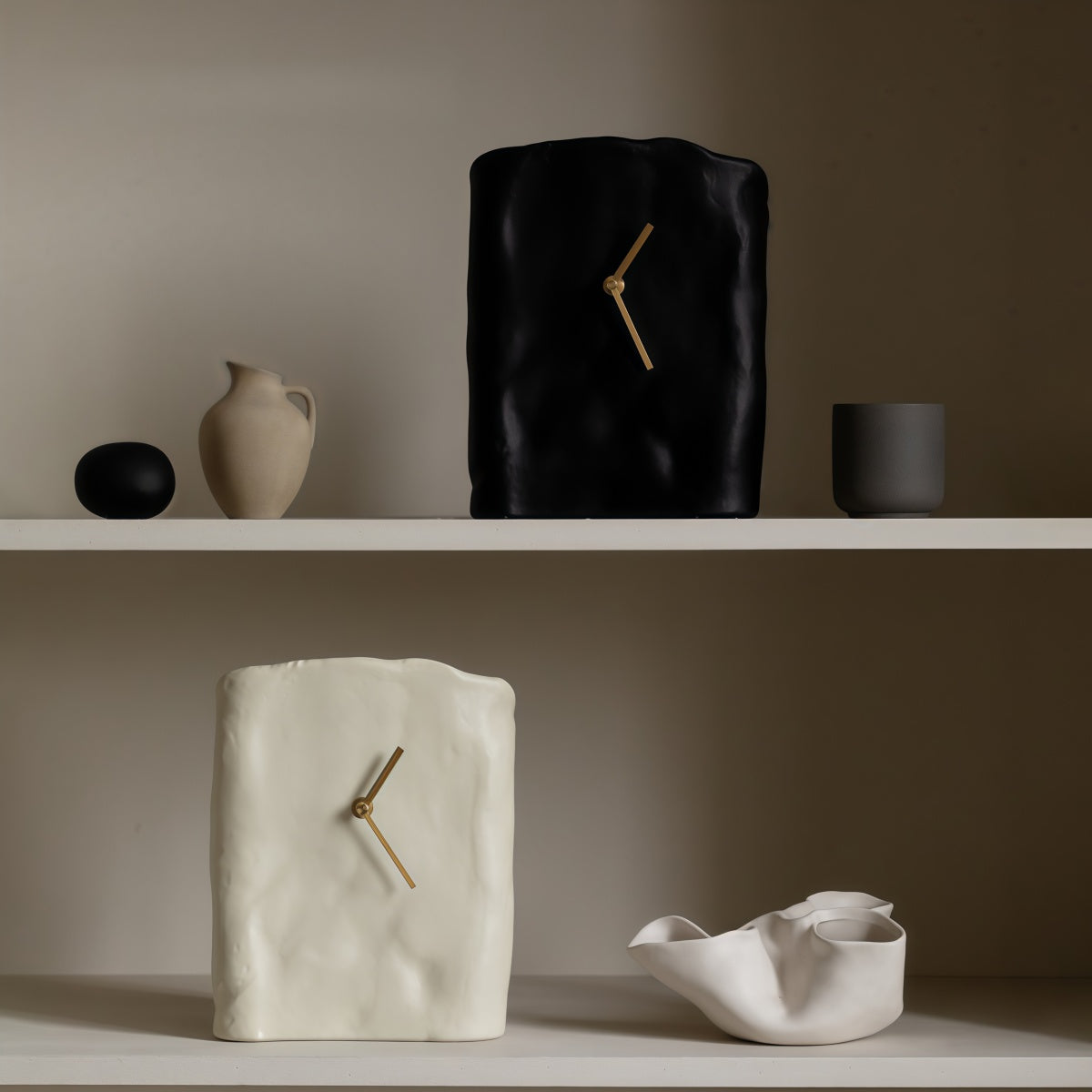 Desk Clock: Vintage Pleated Nordic Wabi-Sabi Style Retro Decorative Piece