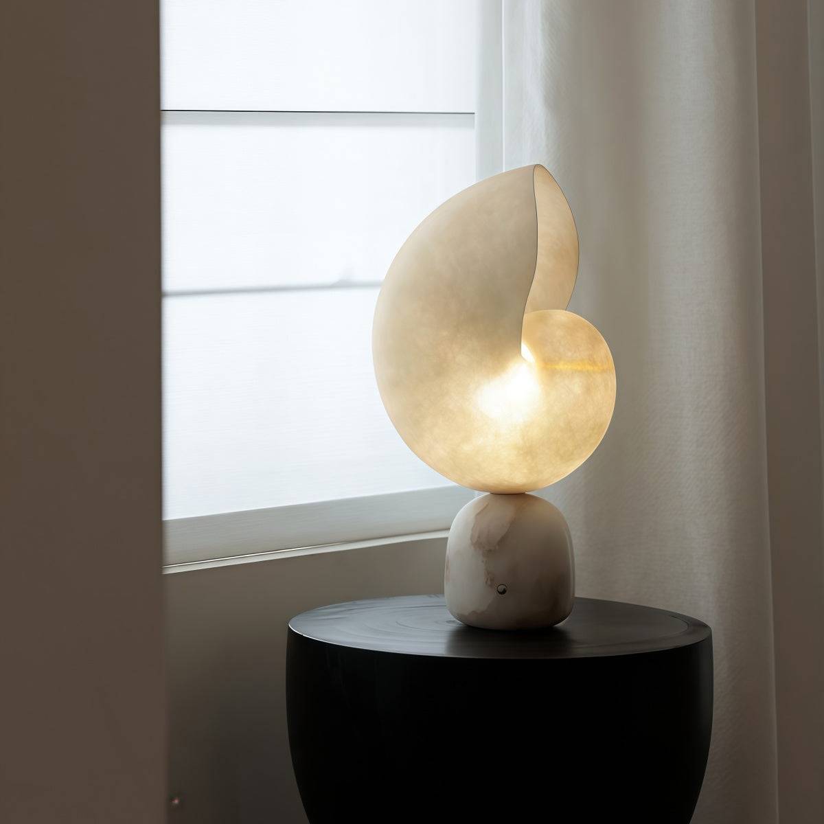 French-Style Conch Sensor Night Light – Vintage LED Desk Lamp