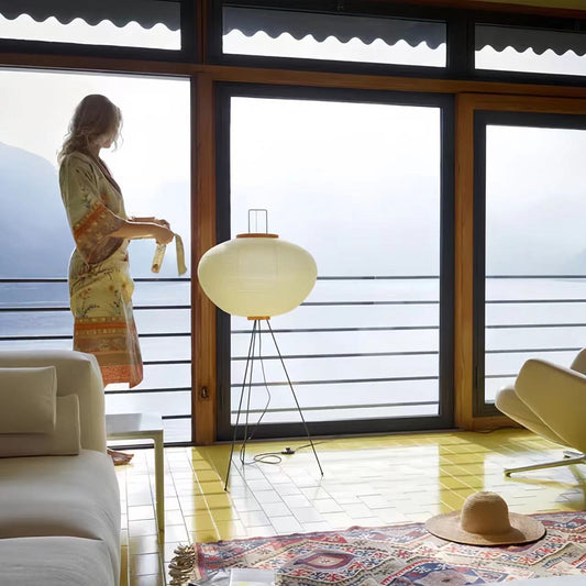 Japanese Noguchi Isamu Floor Lamp | motivodecor.com