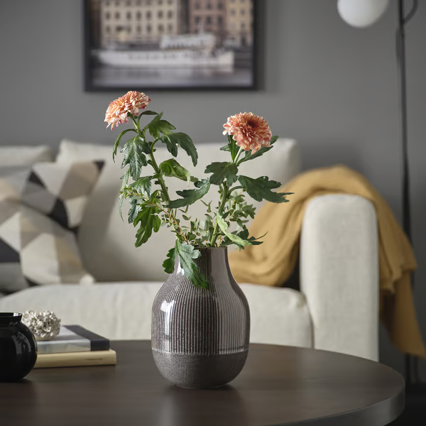 How to Style a Vase: Simple Decorating Ideas for Every Room