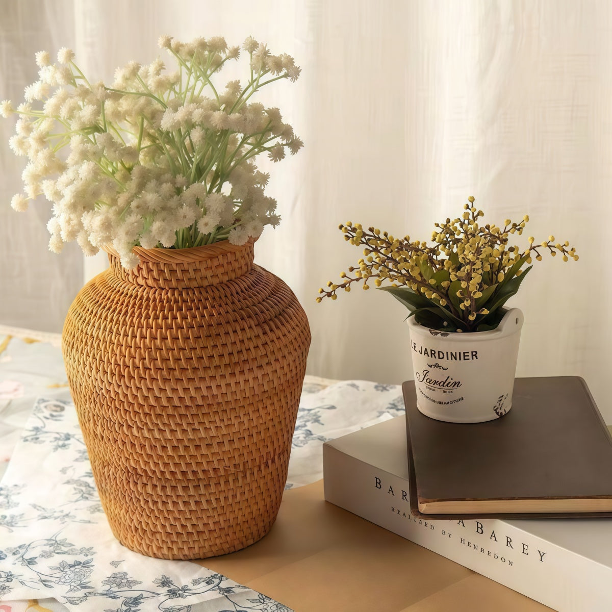 Handwoven autumn vine woven rattan vase for dried flower arrangement and home decoration