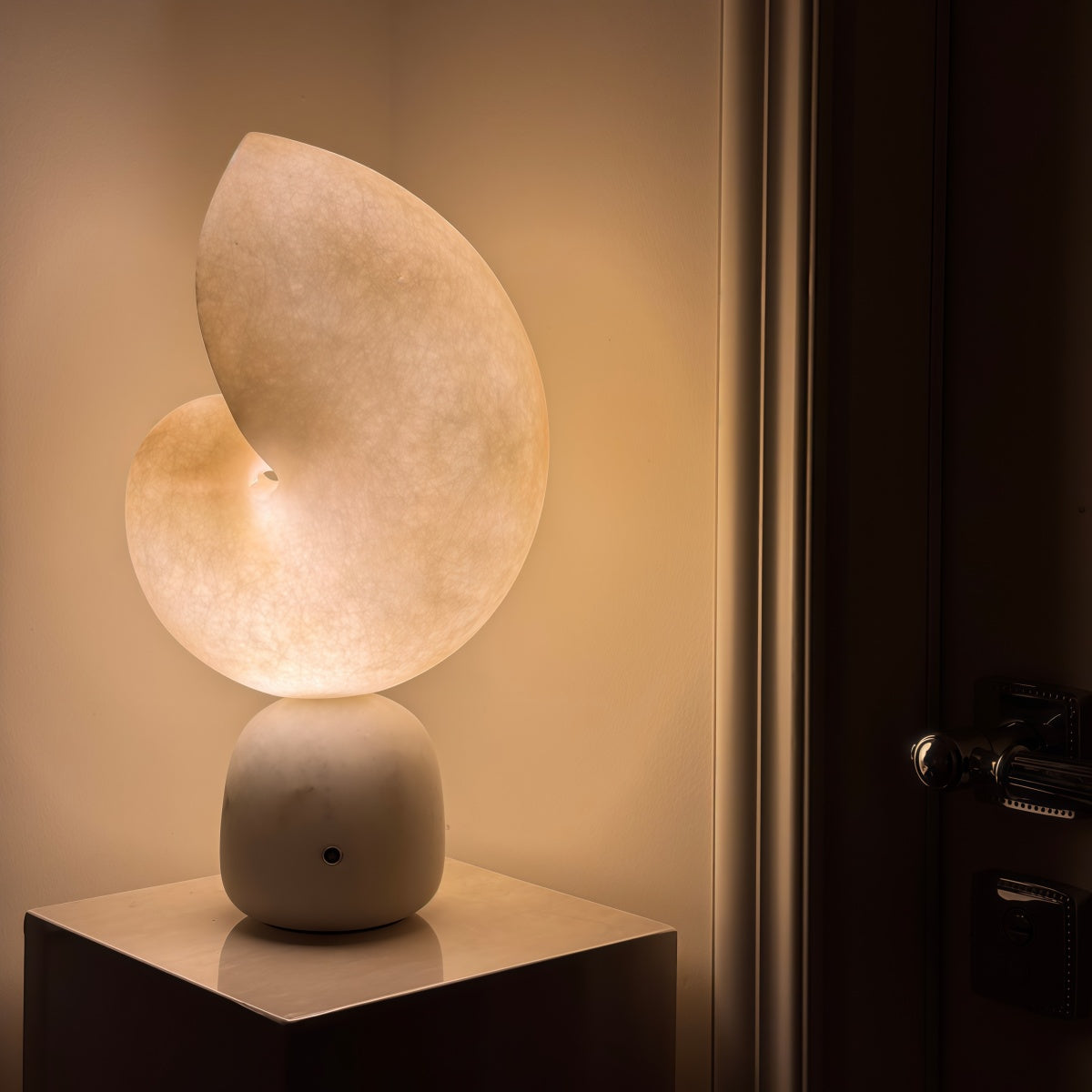 French-Style Conch Sensor Night Light Rechargeable Ornament Nordic Desktop Bedside Lamp Vintage