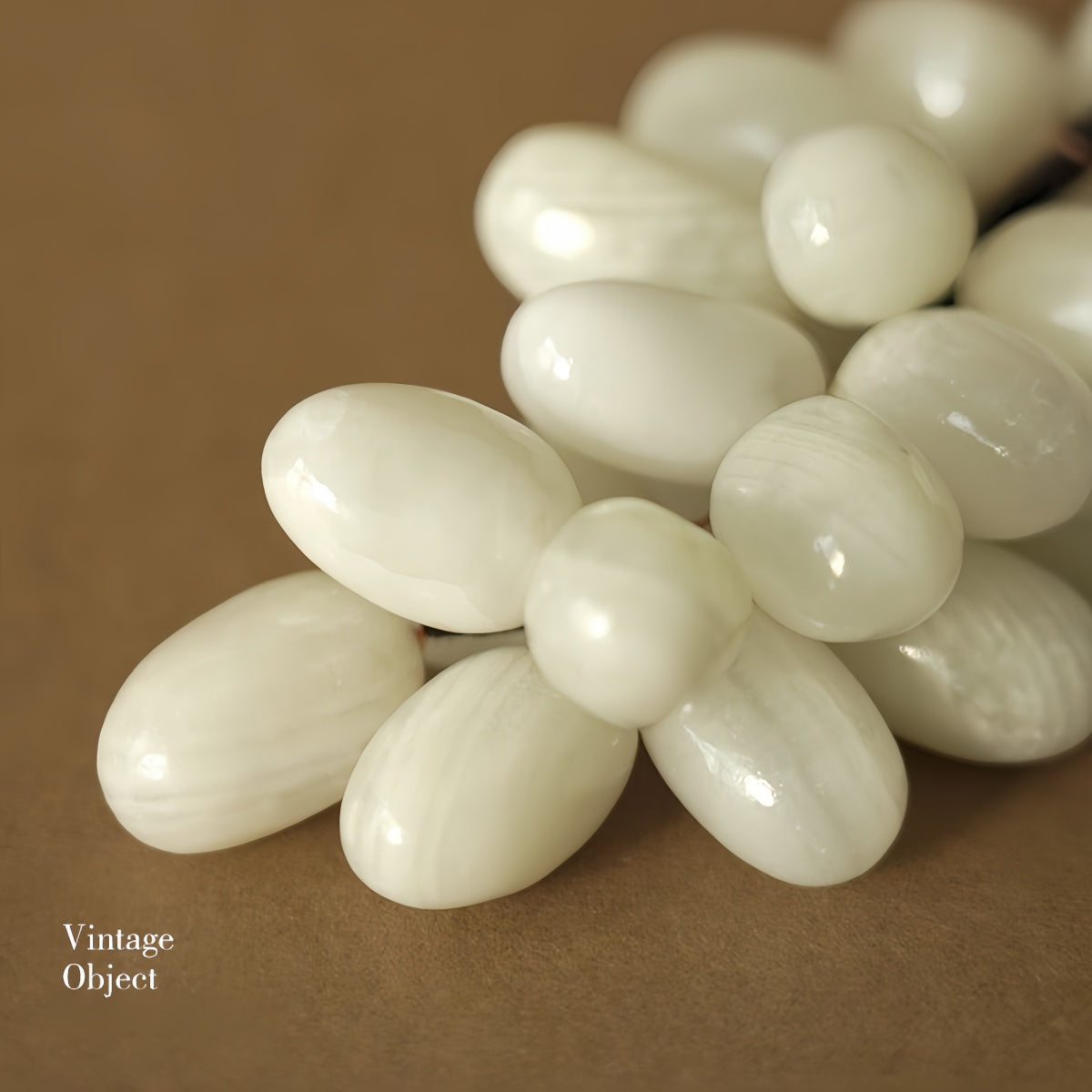 Natural Jade Grape Cluster Artificial Fruit Ornament – Living Room Tabletop Decor