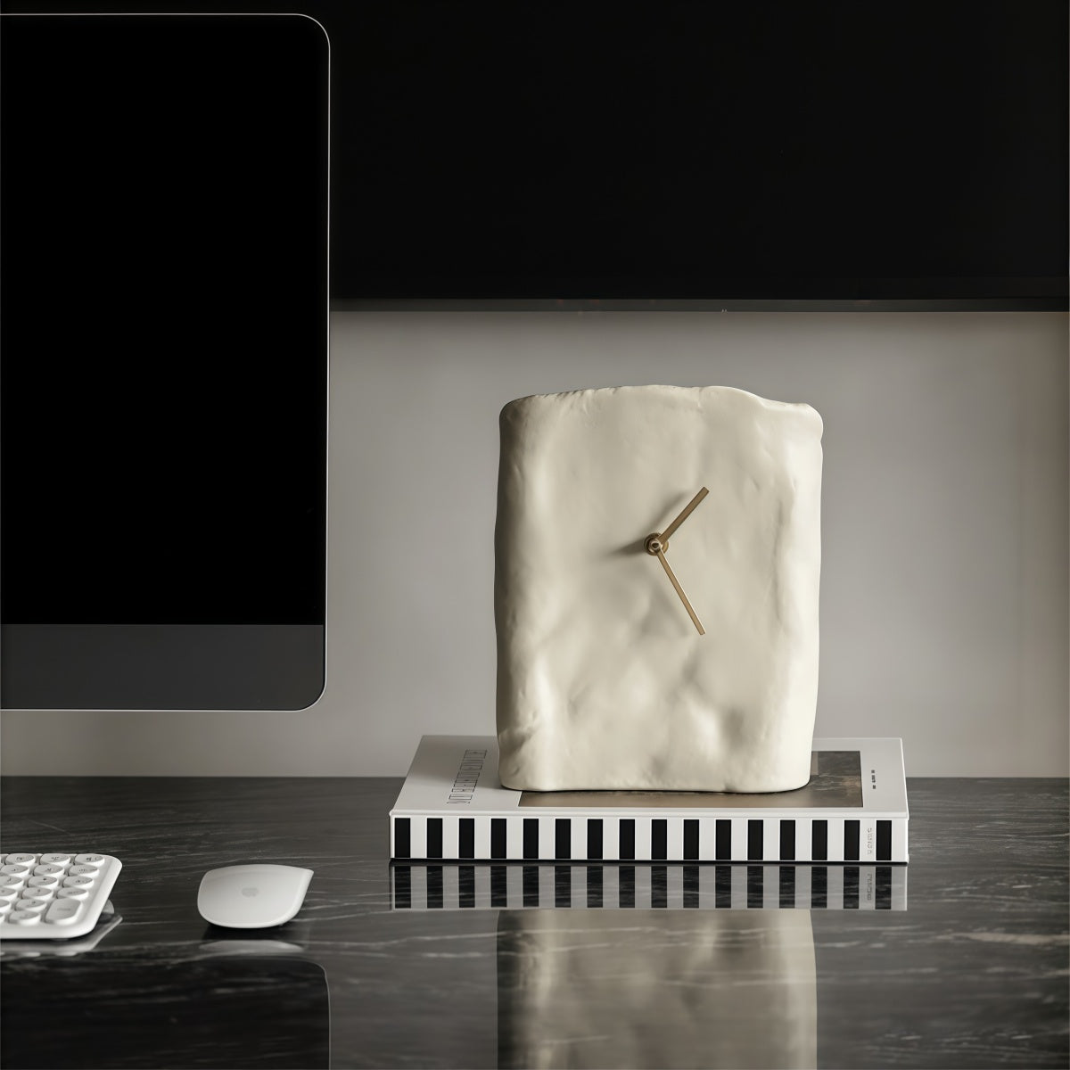 Desk Clock: Vintage Pleated Nordic Wabi-Sabi Style Retro Decorative Piece