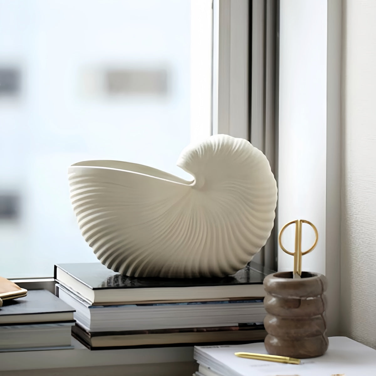 Seashell Vase – Nordic Style Ceramic Decor Accent for Modern Homes