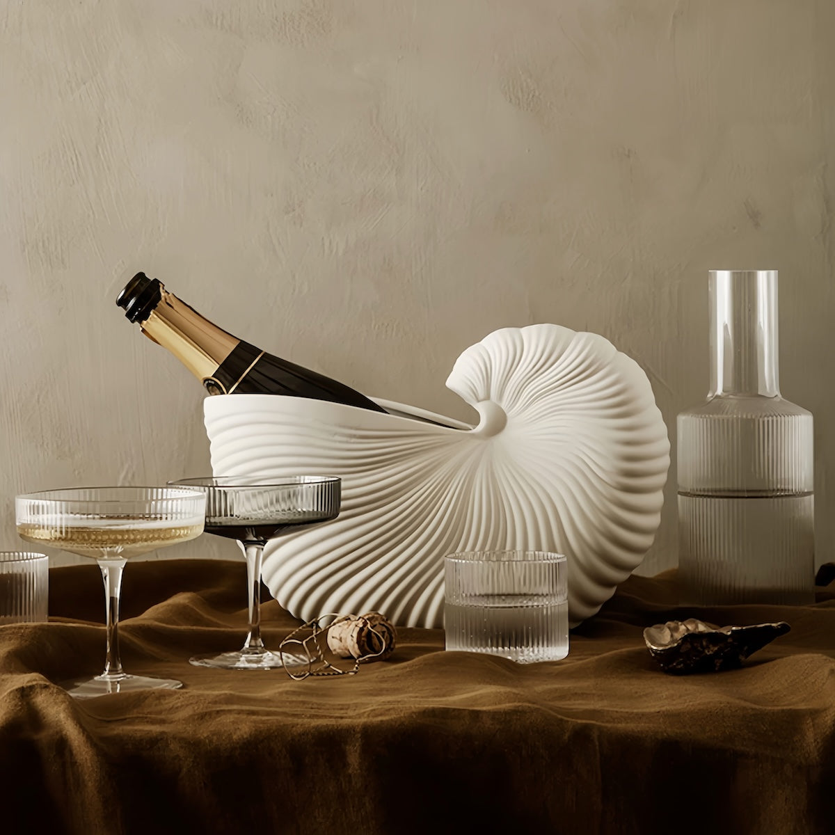 Seashell Vase – Nordic Style Ceramic Decor Accent for Modern Homes