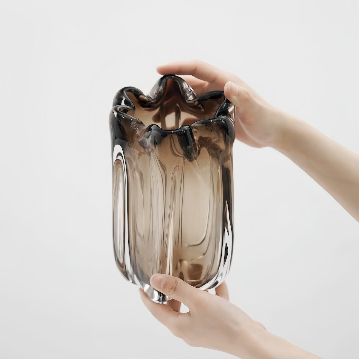 Glass Vase - Modern Luxury Wide-Mouth Crystal Design for Elegant Decor