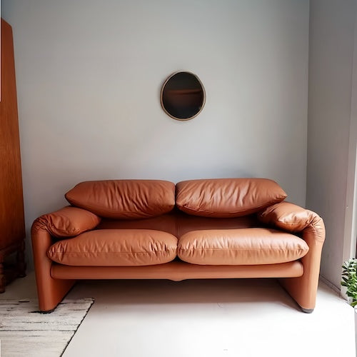 Cassina Replica 2 Seater Leather Sofa: Timeless Elegance - motivodecor.com