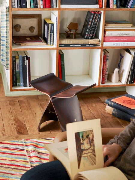 Butterfly Stool: Danish-Style Solid Wood Shoe-Changing Stool for Elegant Spaces
