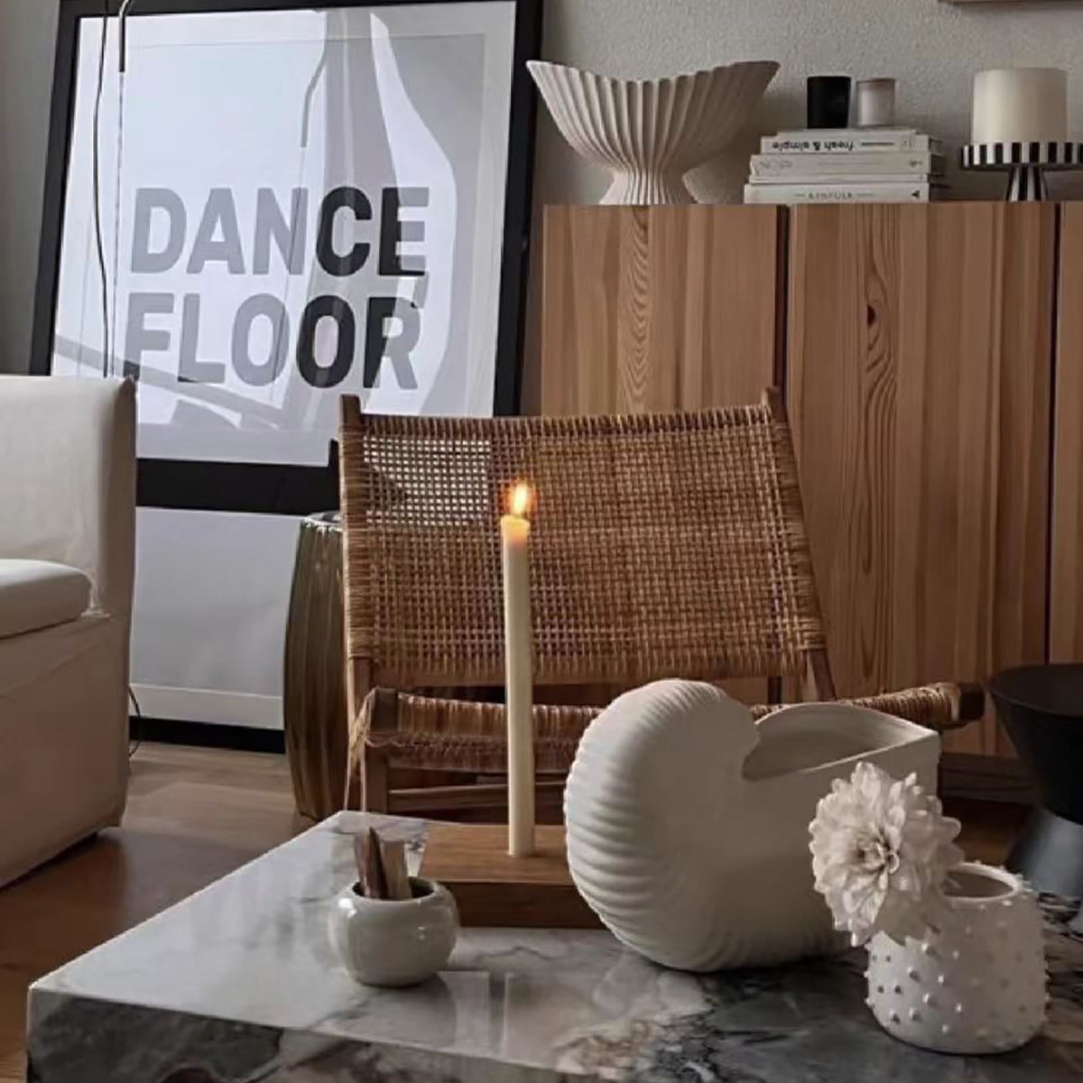 Seashell Vase – Nordic Style Ceramic Decor Accent for Modern Homes