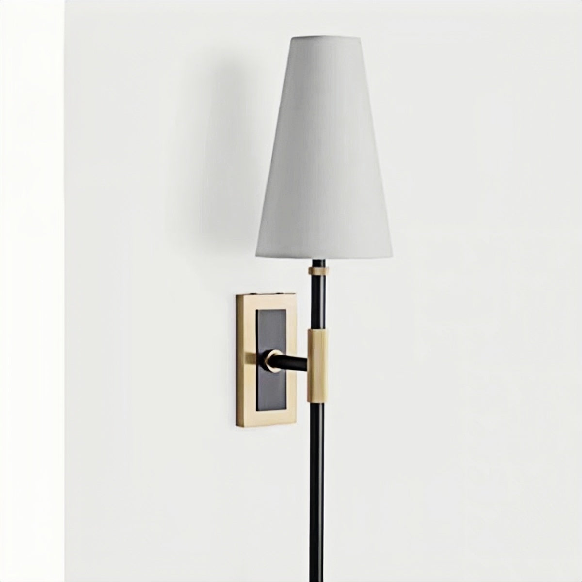 Vintage Brass Wall Light - Minimalist Wall Lamp for Bedroom & Living Room