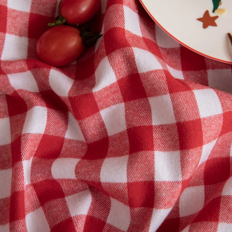 Christmas Tablecloth | Timeless Plaid Design, Easy Care, and Soft Comf - motivodecor.com