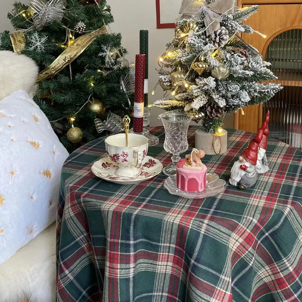 Green Christmas Tablecloth with Red/White/Green Plaid | Festive Elegan - motivodecor.com