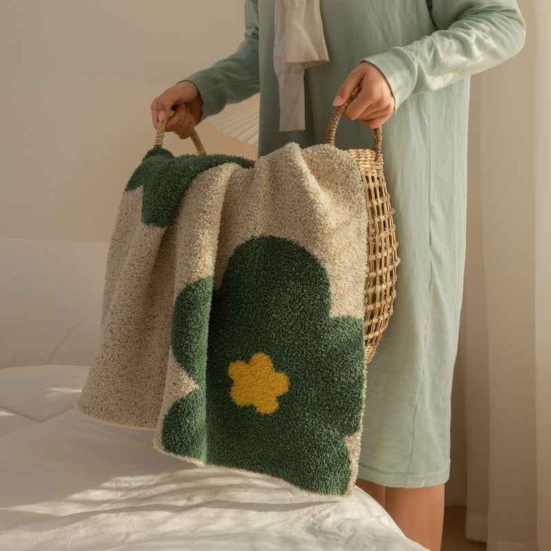 Green Throw Blanket | Anti-Pilling, Portable, Wearable