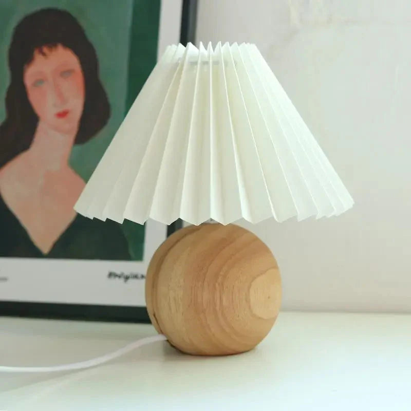 Pleated Lampshade Desk Lamp | Graceful Pleats