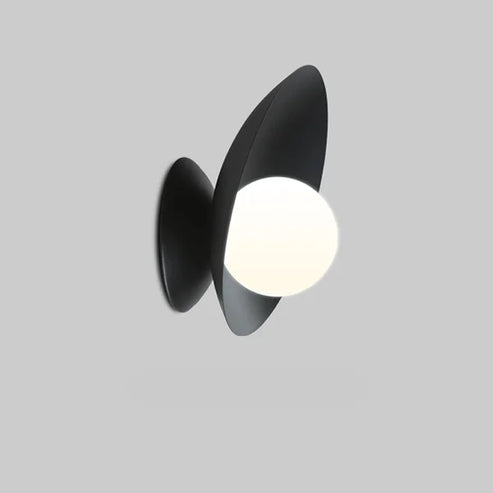 Minimalist Wall Light | Streamlined Elegance